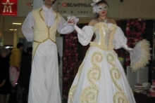 Признания в любви и соединение сердец, романтические фото и праздничные торты...